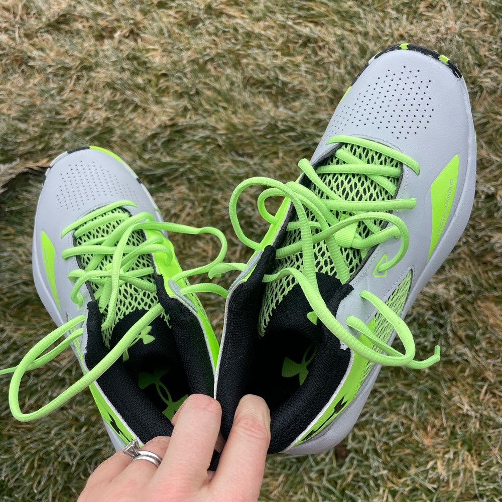 Under Armour Hungry Humble Men’s basketball shoes 7.5